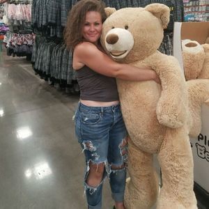 Meet your Posher, Connie